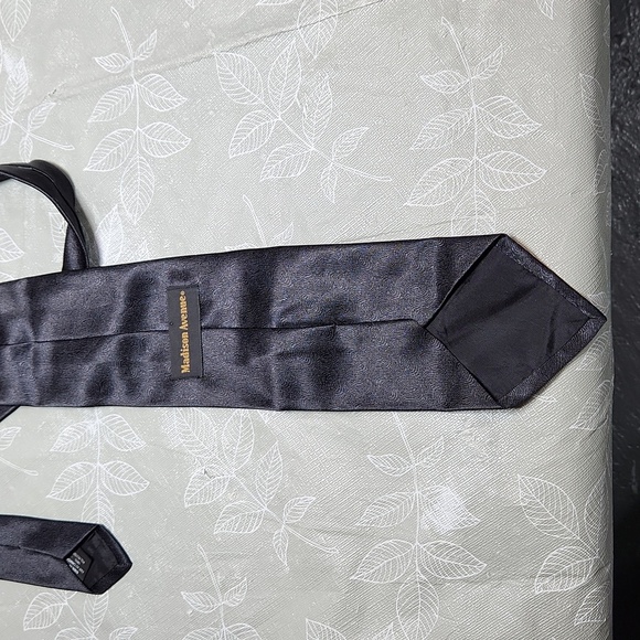 Madison Avenue Black Tie - Picture 5 of 5